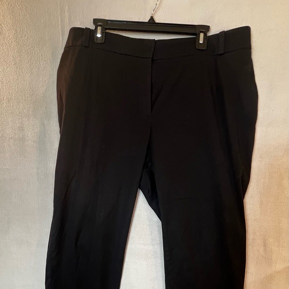 Talbots Pants - Talbots Black Crop 16W pants with button pockets in back.